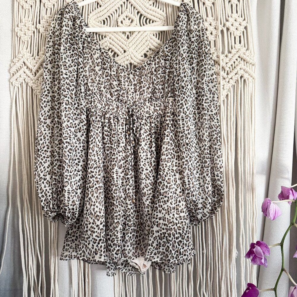 NWT Mable Cheetah Print Long Sleeve Romper – Size M